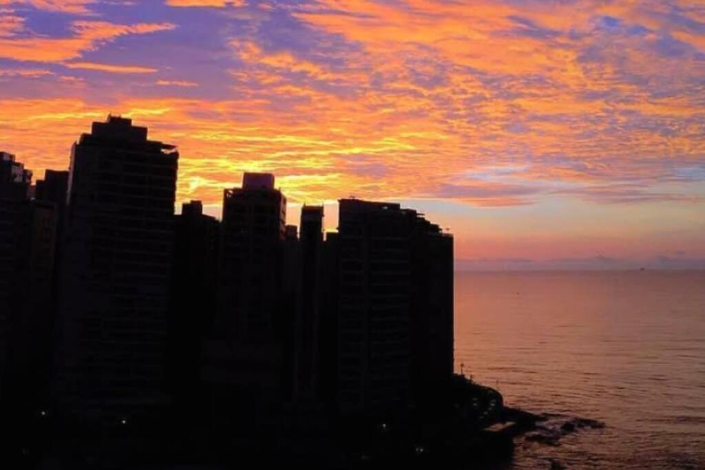 Pe Na Areia Com Jacuzzi E Vista Incrivel Mar! Apartamento *