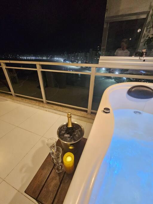 Apartamento Pe Na Areia Com Jacuzzi E Vista Incrivel Mar!
